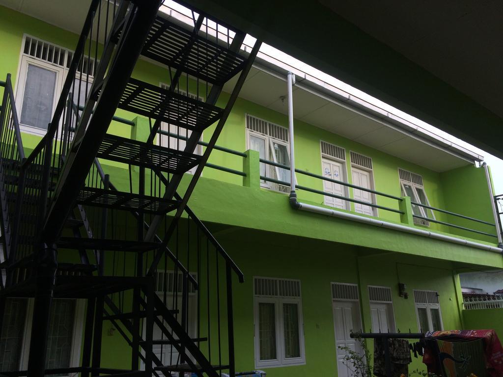 Griya 24 Homestay Medan Ngoại thất bức ảnh